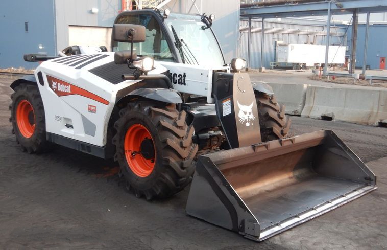 2018 BOBCAT V519 TELEHANDLER gallery