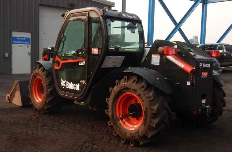 2018 BOBCAT V519 TELEHANDLER gallery