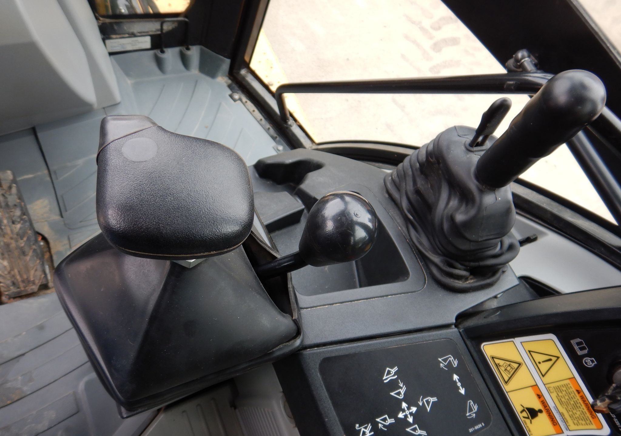 2014 Caterpillar 430F 4x4 backhoe gallery