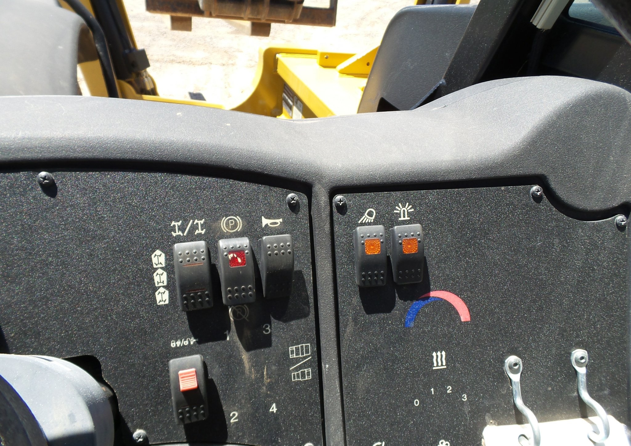2013 Caterpillar TL943C Telehandler gallery