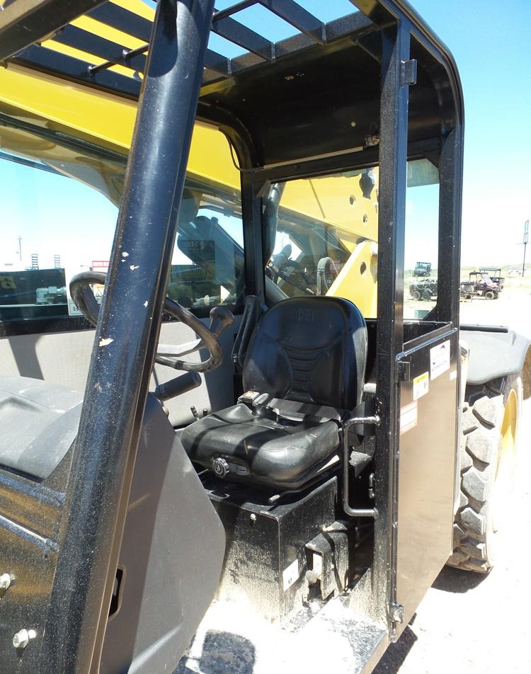 2013 Caterpillar TL943C Telehandler gallery