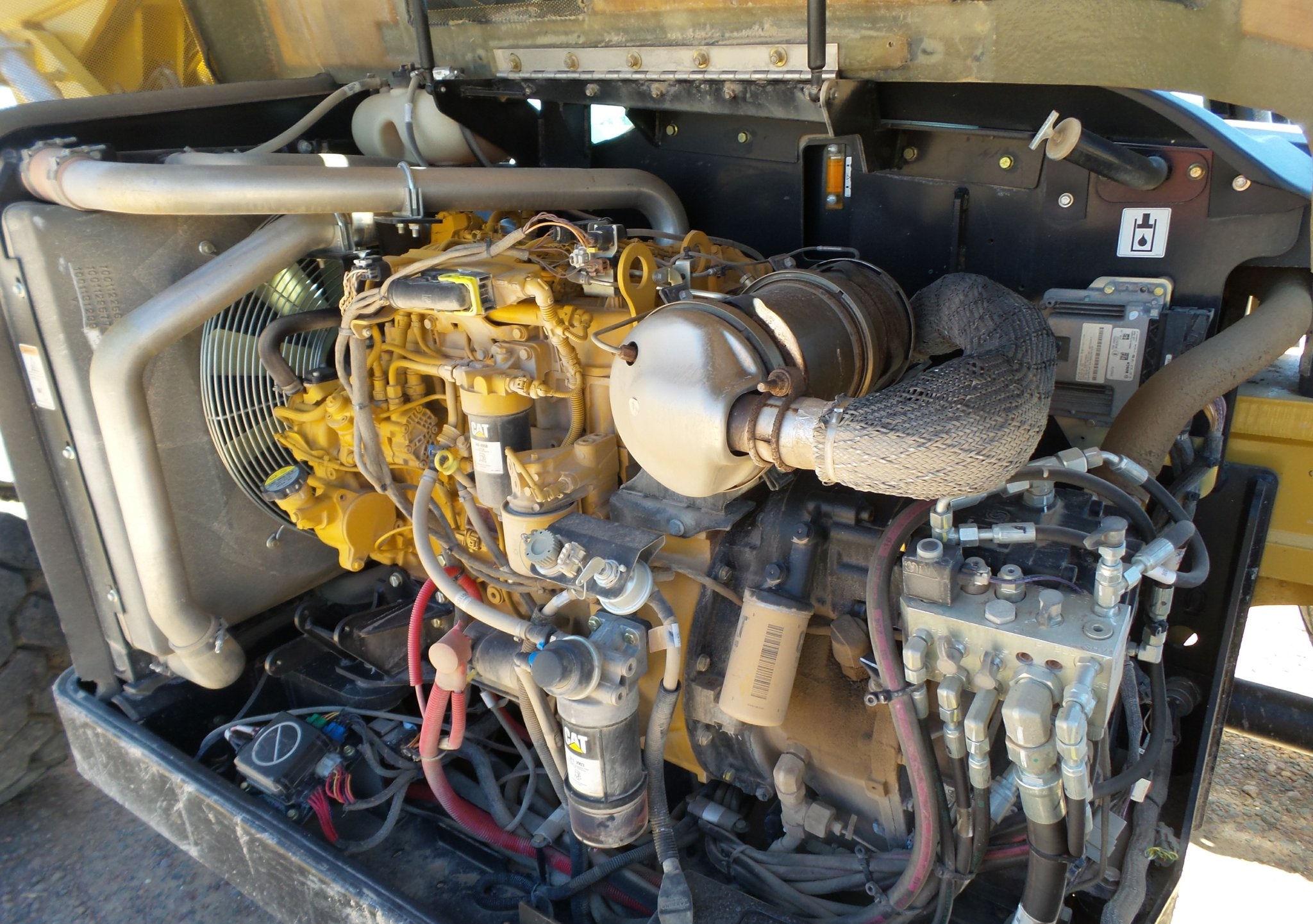 2013 Caterpillar TL943C Telehandler gallery