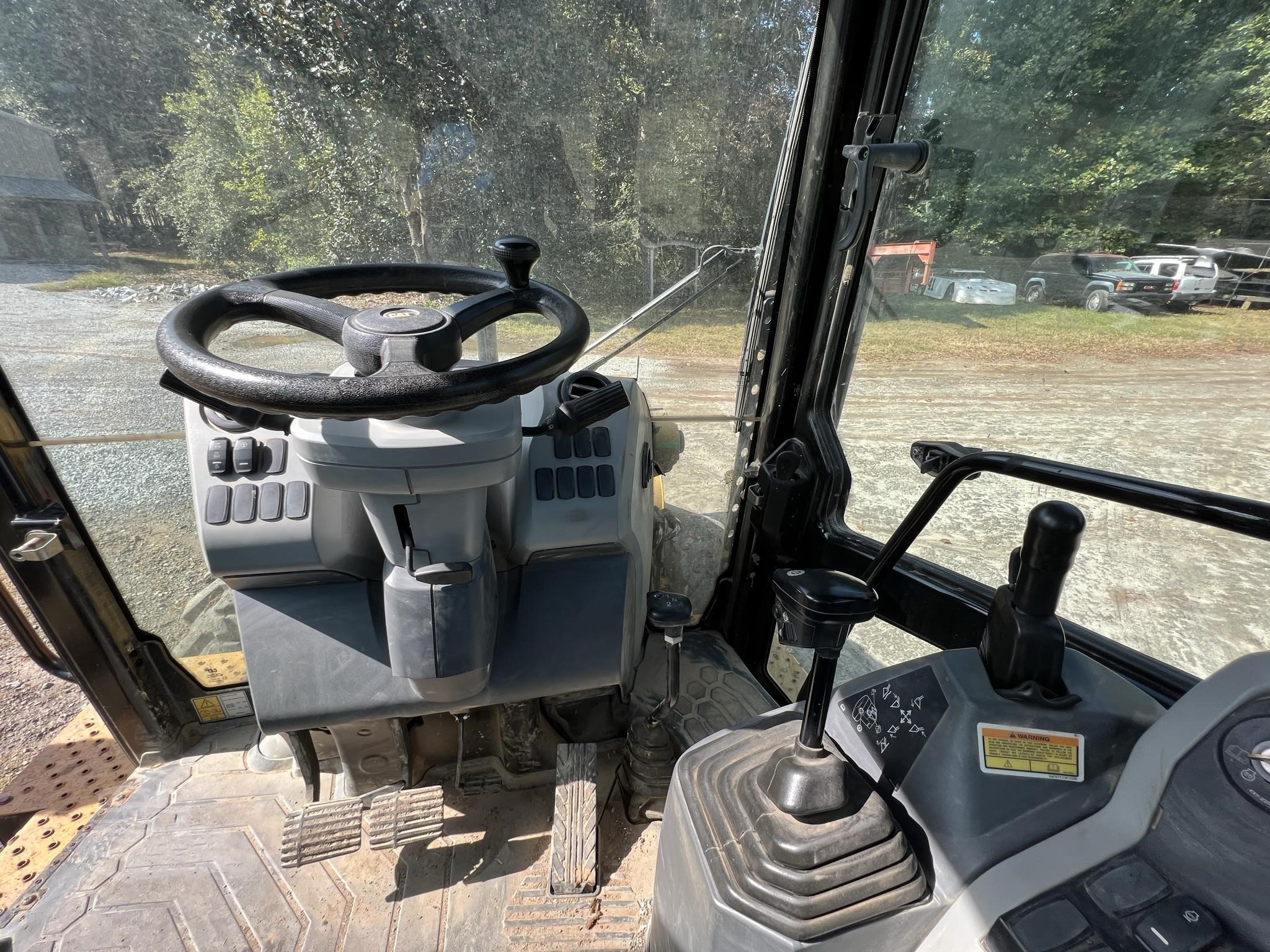2015 Caterpillar 420F2 backhoe gallery