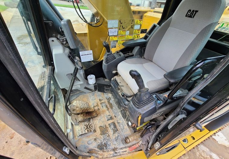 2014 Caterpillar 321D LCR Excavator gallery