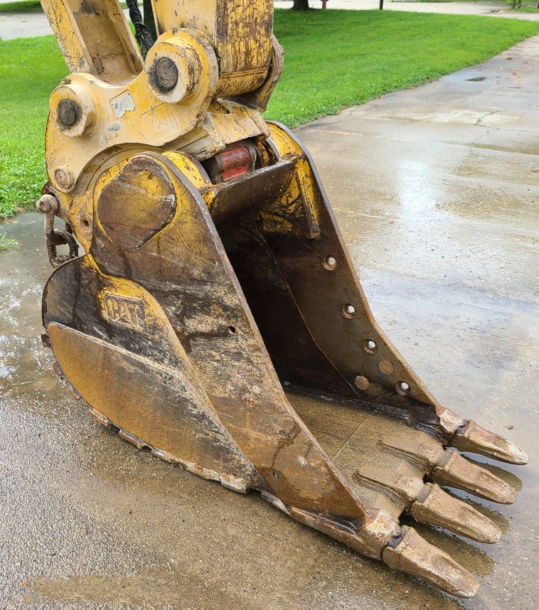 2014 Caterpillar 321D LCR Excavator gallery