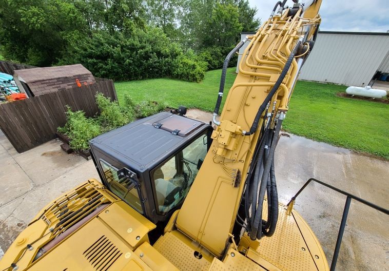 2014 Caterpillar 321D LCR Excavator gallery