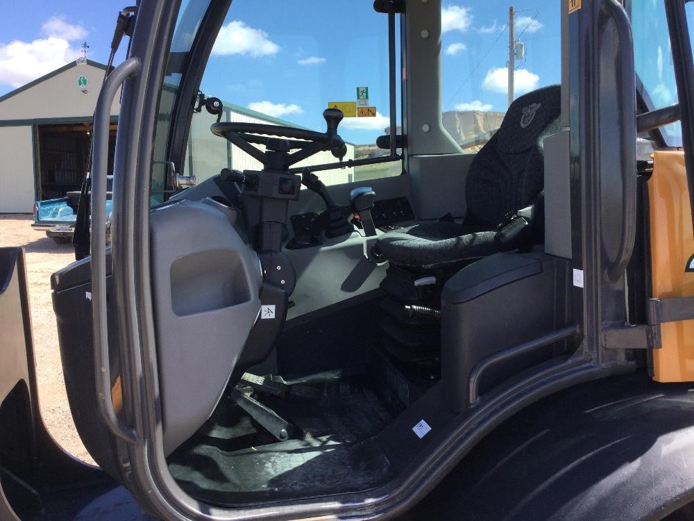 2018 Case 221F Wheel Loader gallery