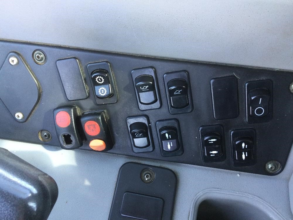 2018 Case 221F Wheel Loader gallery