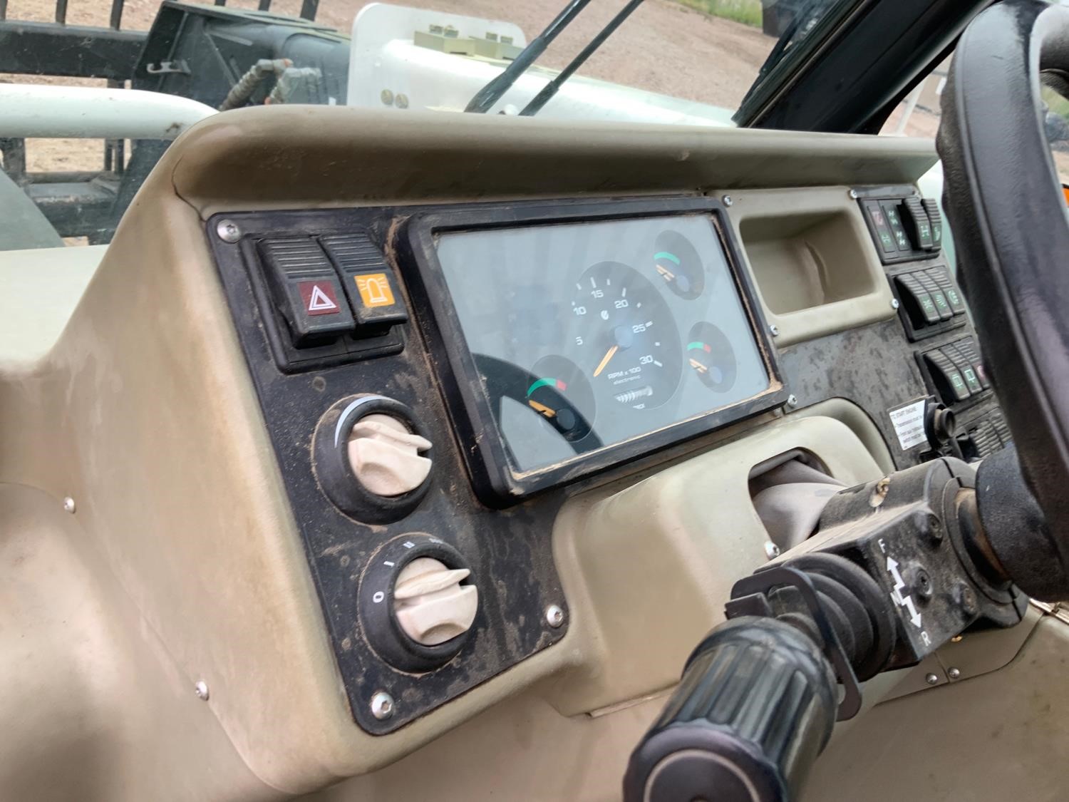 2010 Bobcat V723 Telehandler gallery