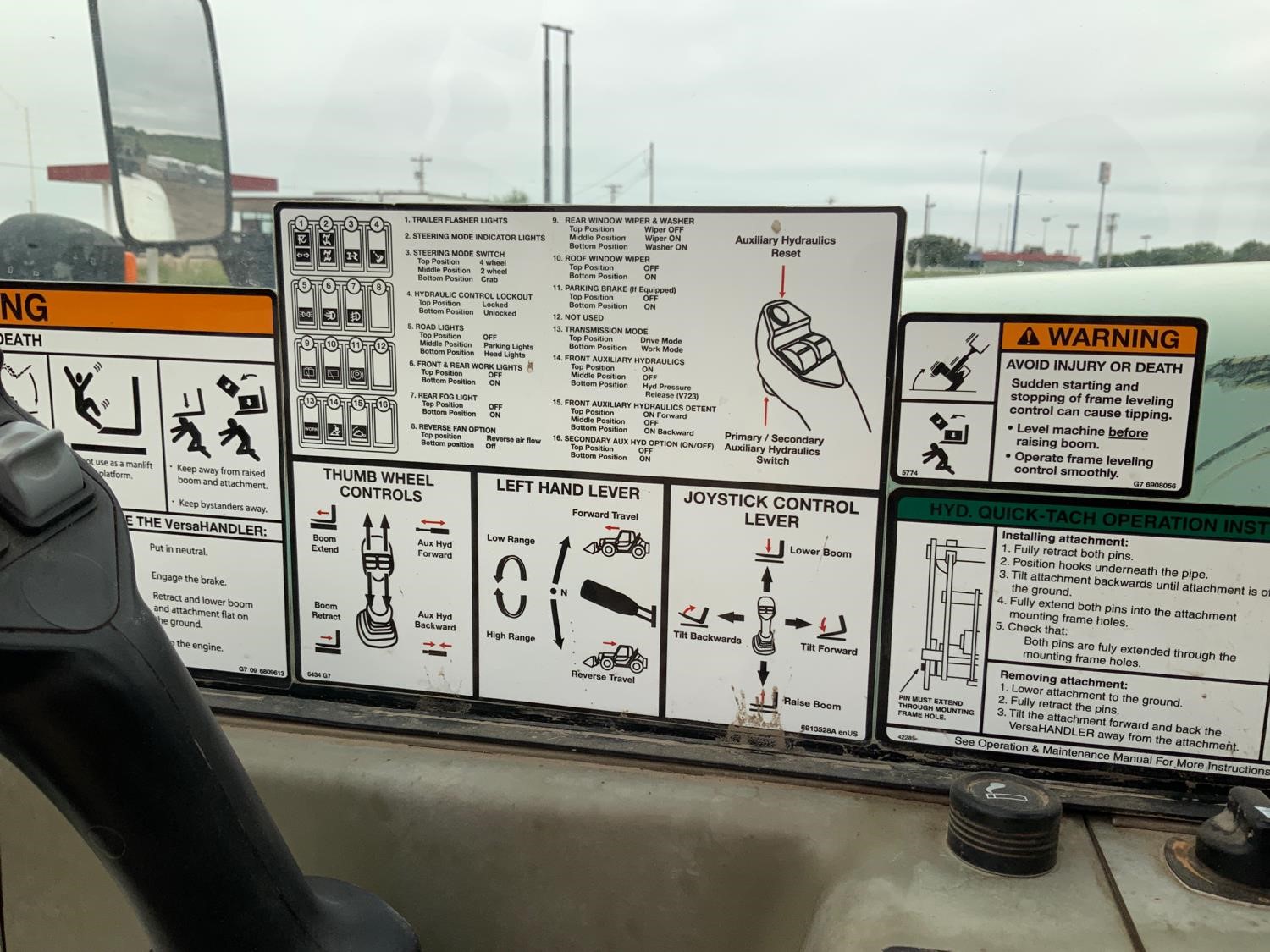 2010 Bobcat V723 Telehandler gallery