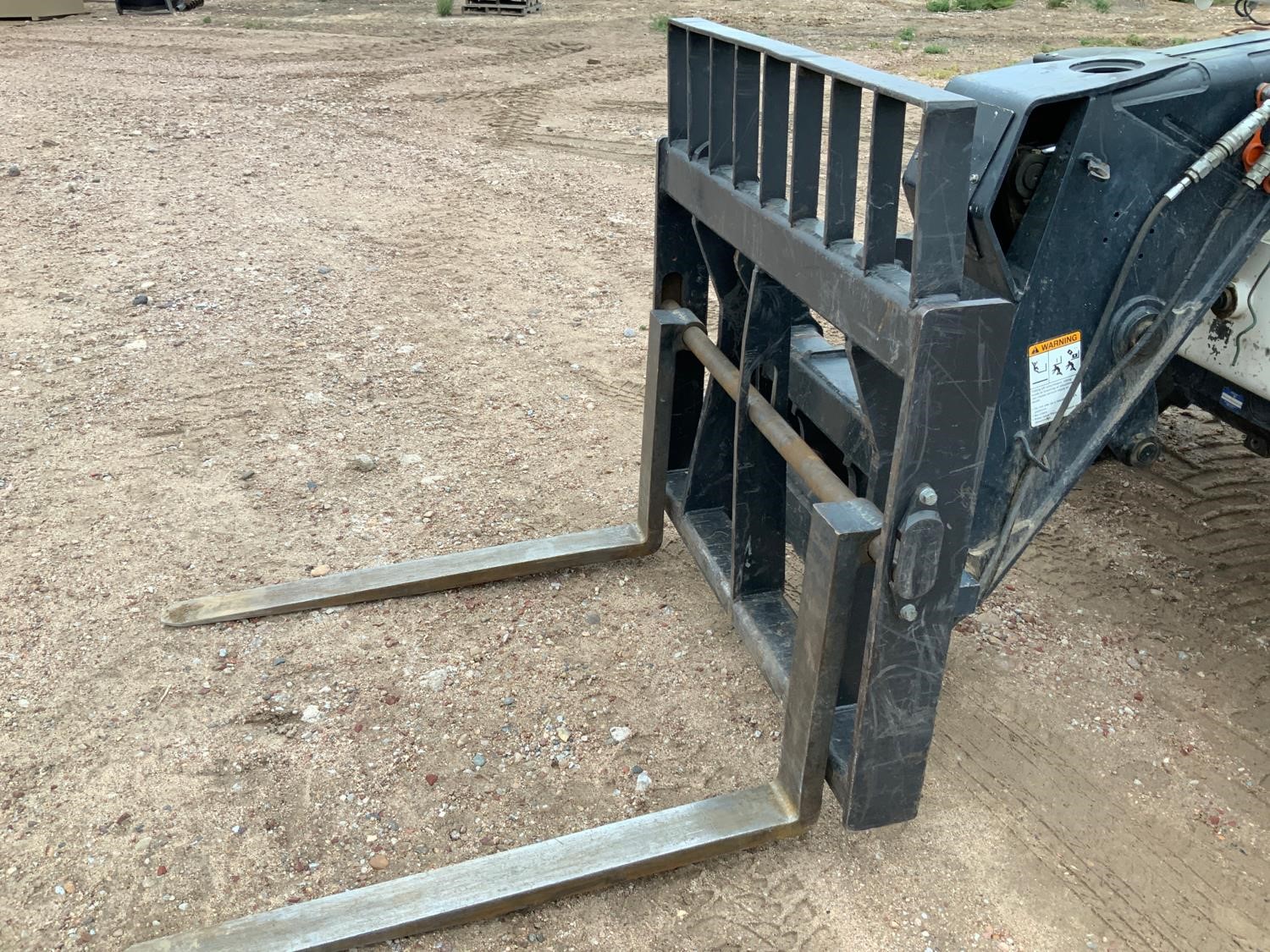 2010 Bobcat V723 Telehandler gallery