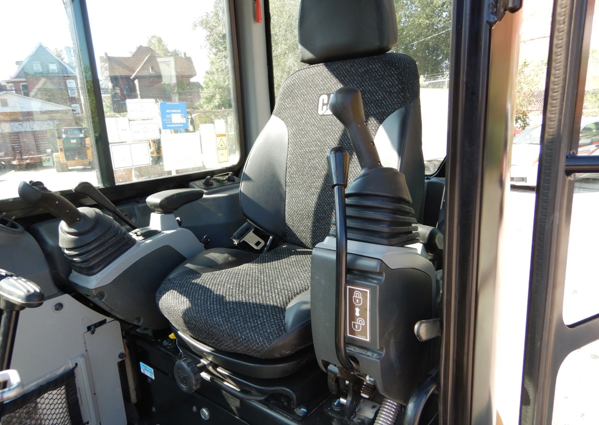 2018 Caterpillar 305E2 CR Mini Excavator gallery
