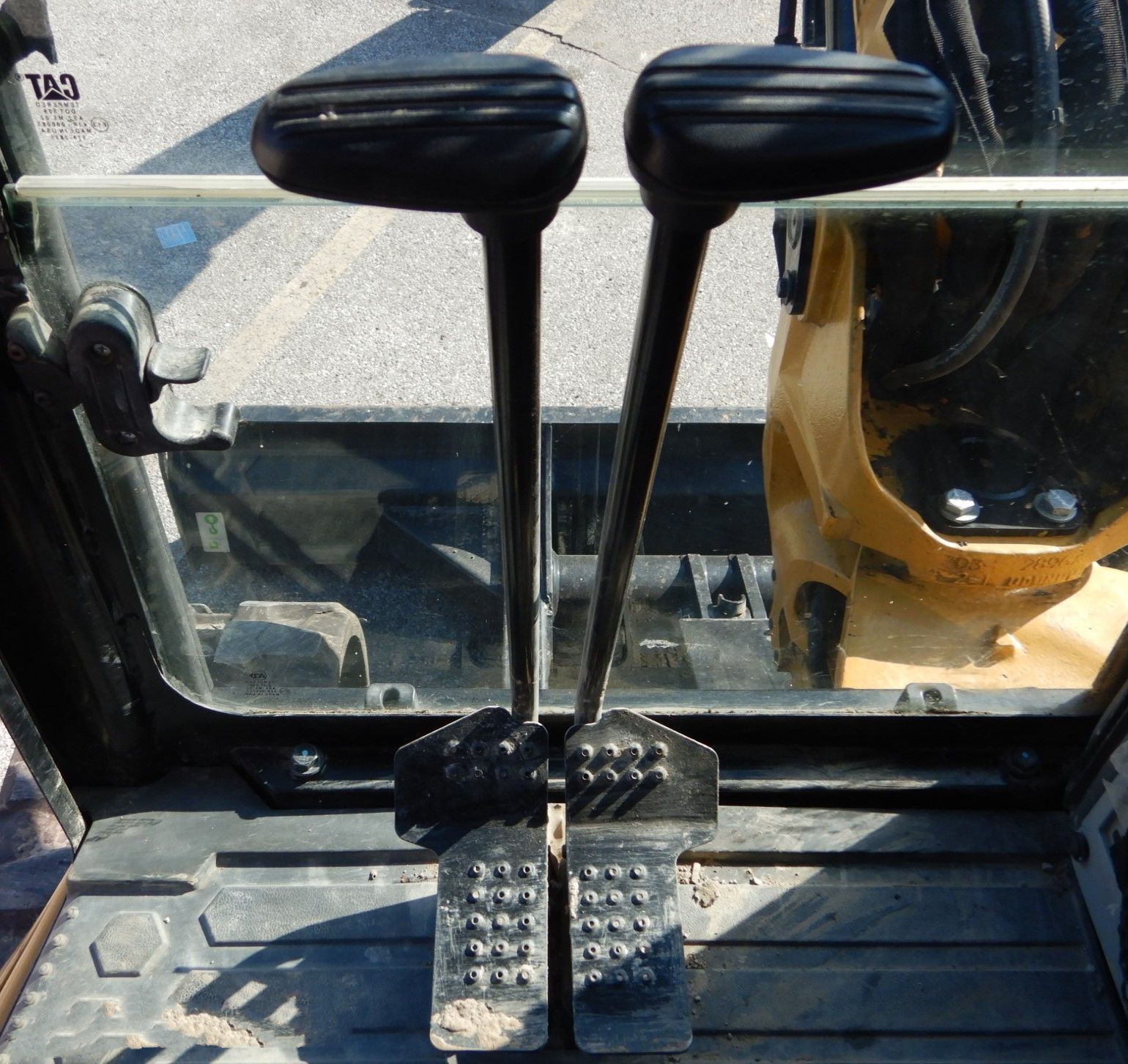 2018 Caterpillar 305E2 CR Mini Excavator gallery