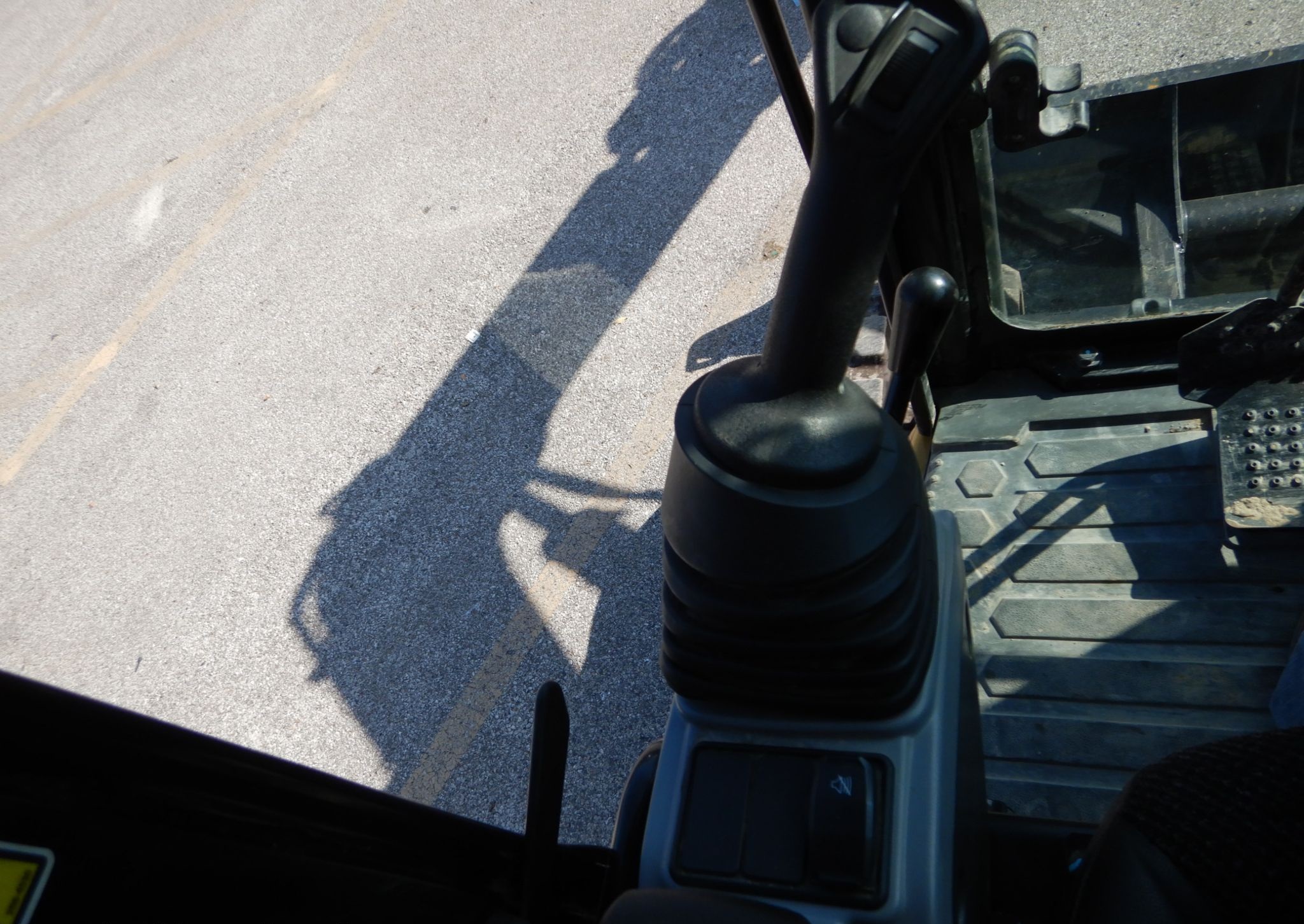 2018 Caterpillar 305E2 CR Mini Excavator gallery
