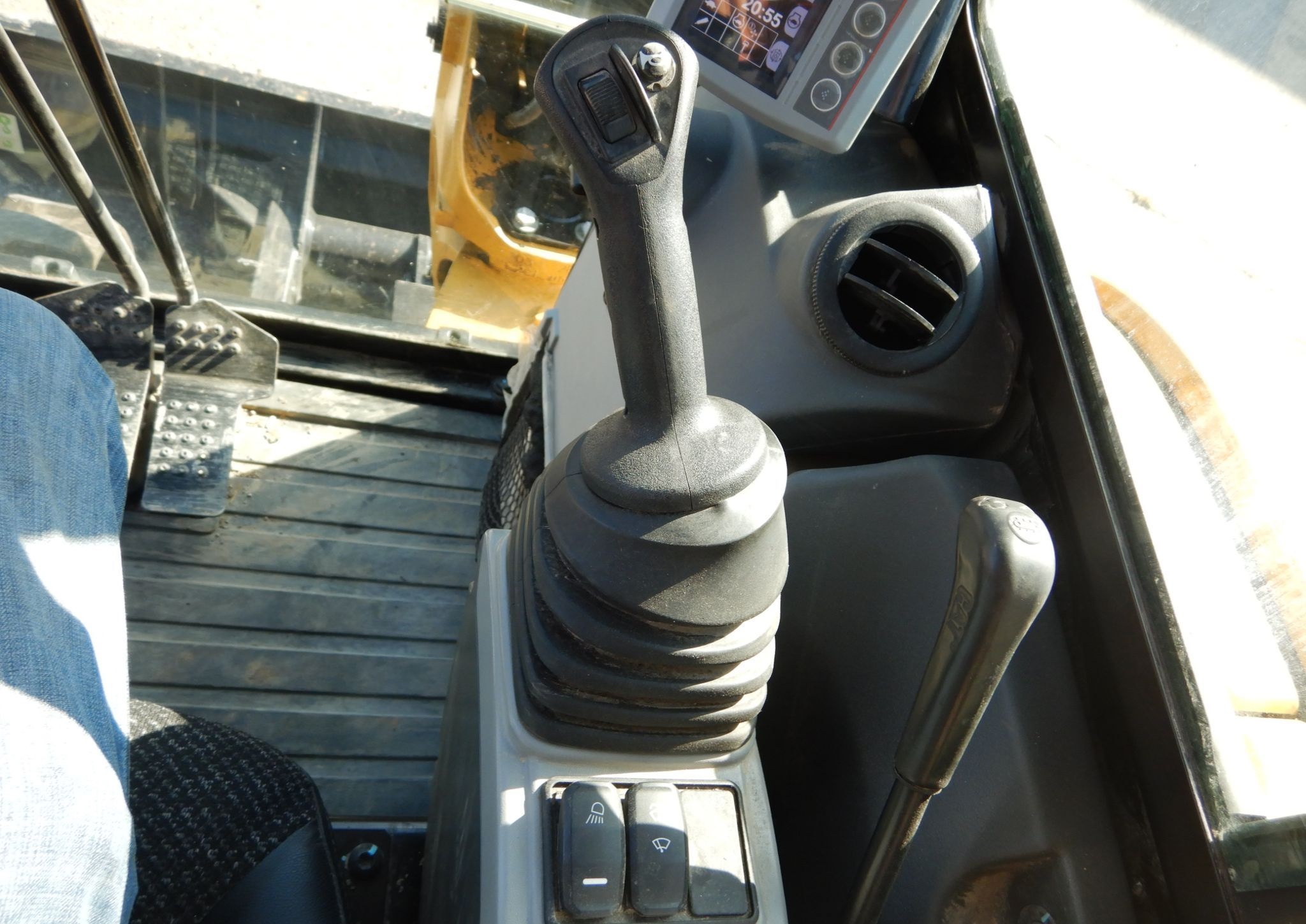 2018 Caterpillar 305E2 CR Mini Excavator gallery