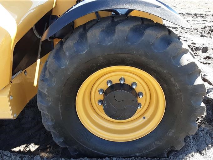 2016 Caterpillar TL943D Telehandler gallery