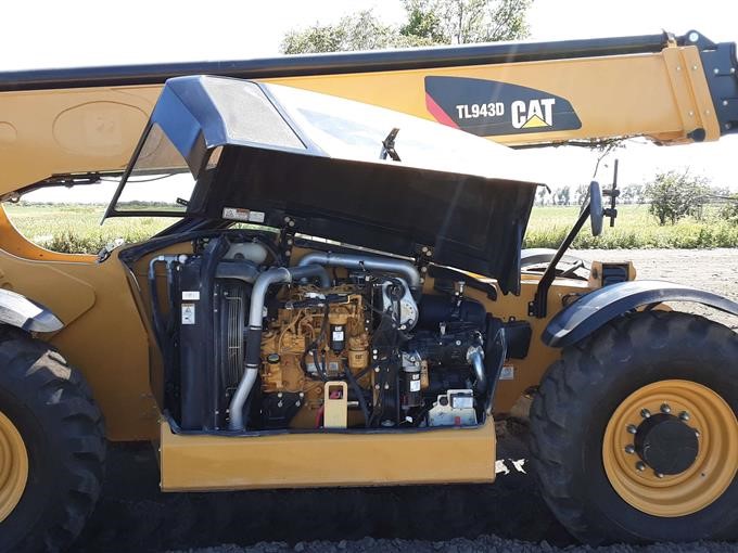 2016 Caterpillar TL943D Telehandler gallery