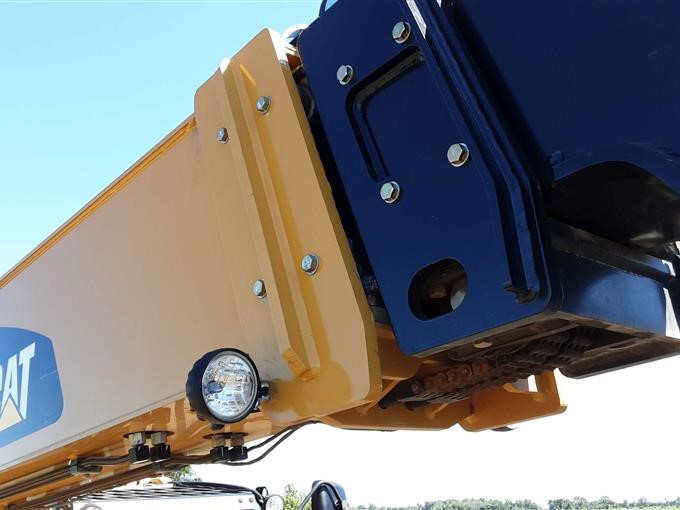 2016 Caterpillar TL943D Telehandler gallery