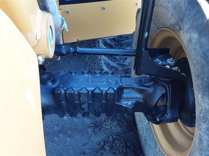 2016 Caterpillar TL943D Telehandler gallery