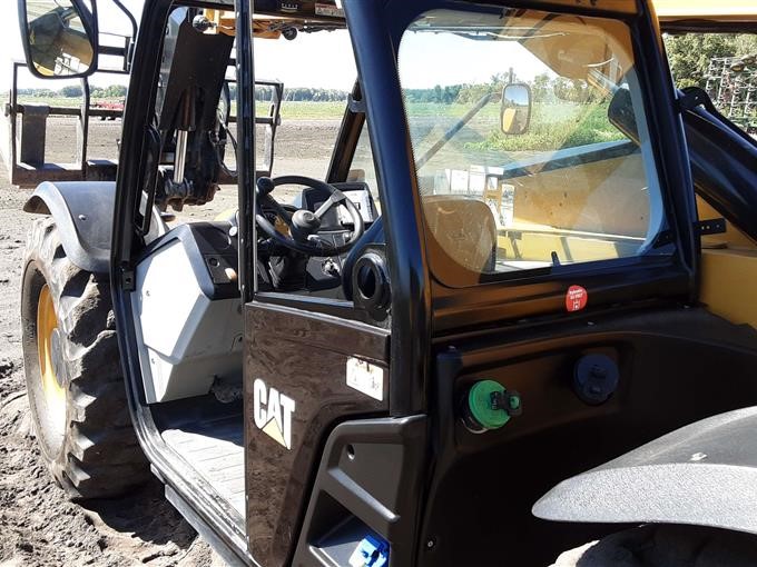 2016 Caterpillar TL943D Telehandler gallery