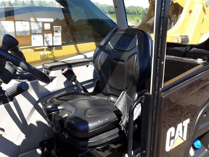 2016 Caterpillar TL943D Telehandler gallery