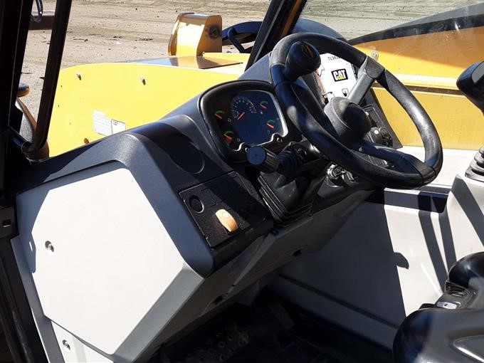 2016 Caterpillar TL943D Telehandler gallery