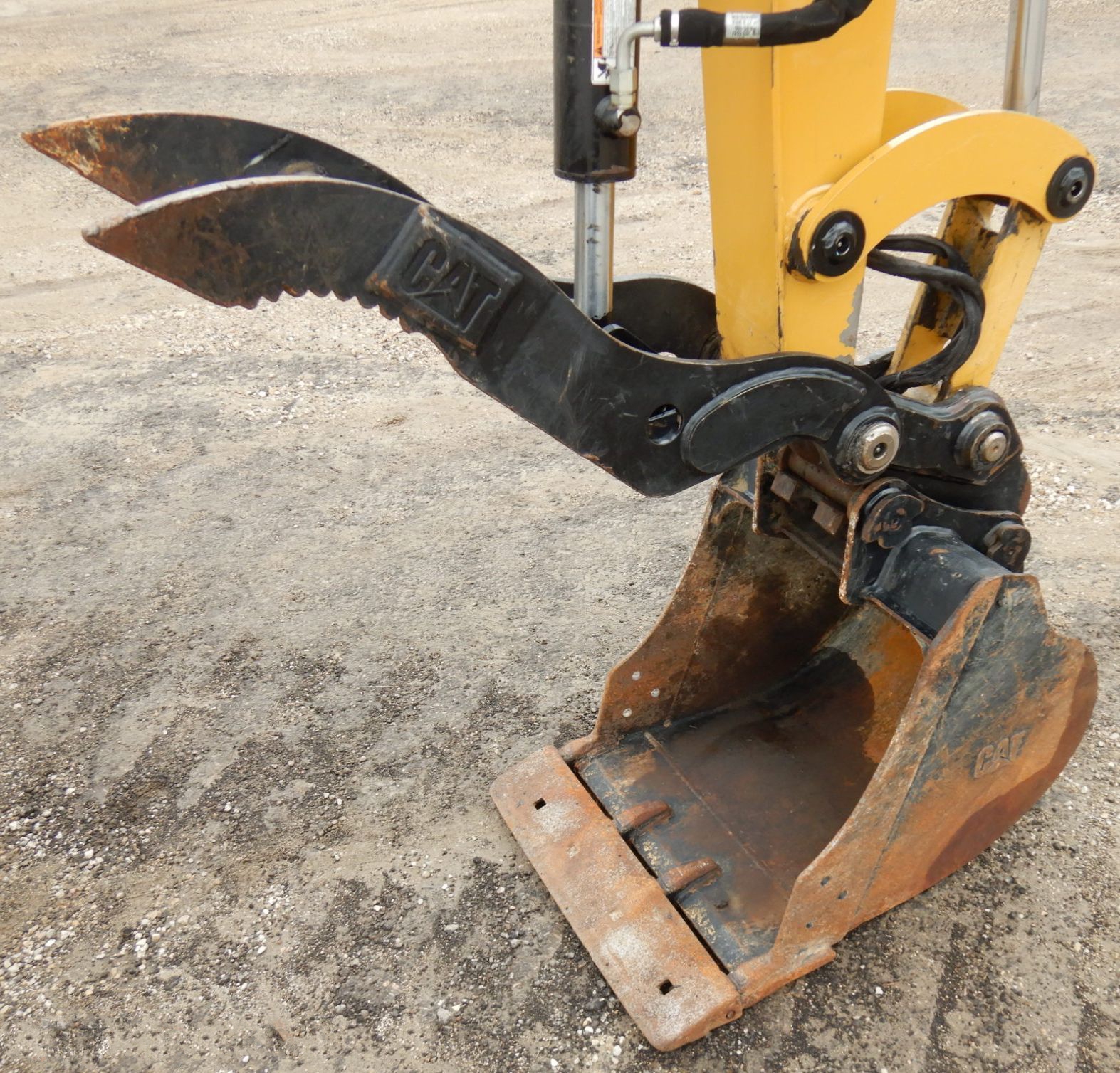 2018 Cat 305E2 CR Mini Excavator gallery