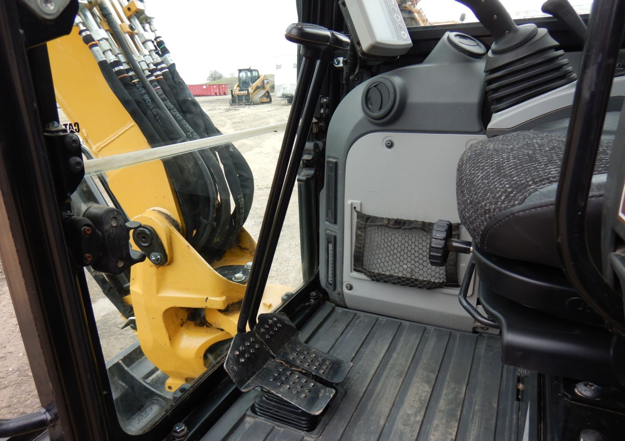 2018 Cat 305E2 CR Mini Excavator gallery