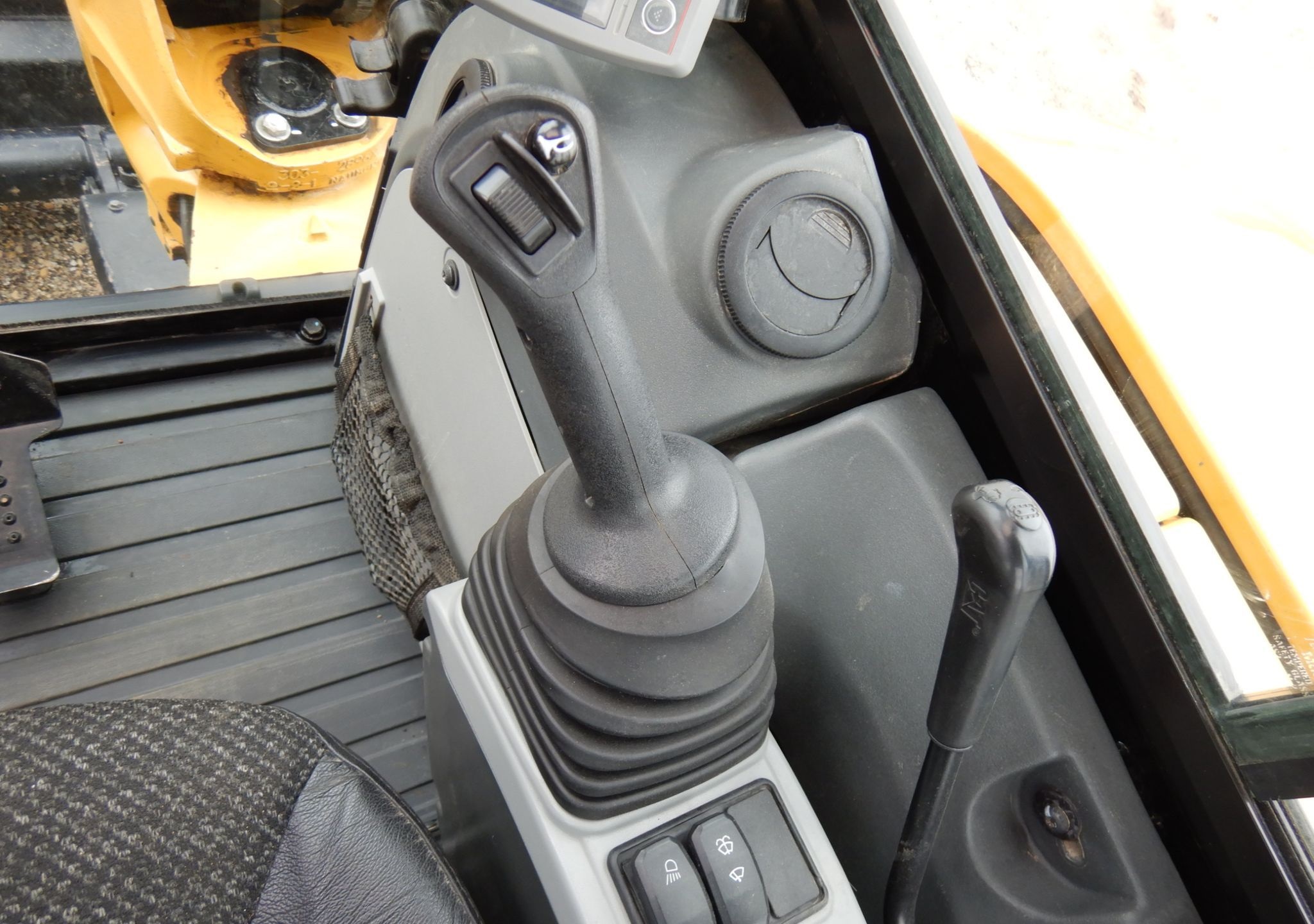 2018 Cat 305E2 CR Mini Excavator gallery