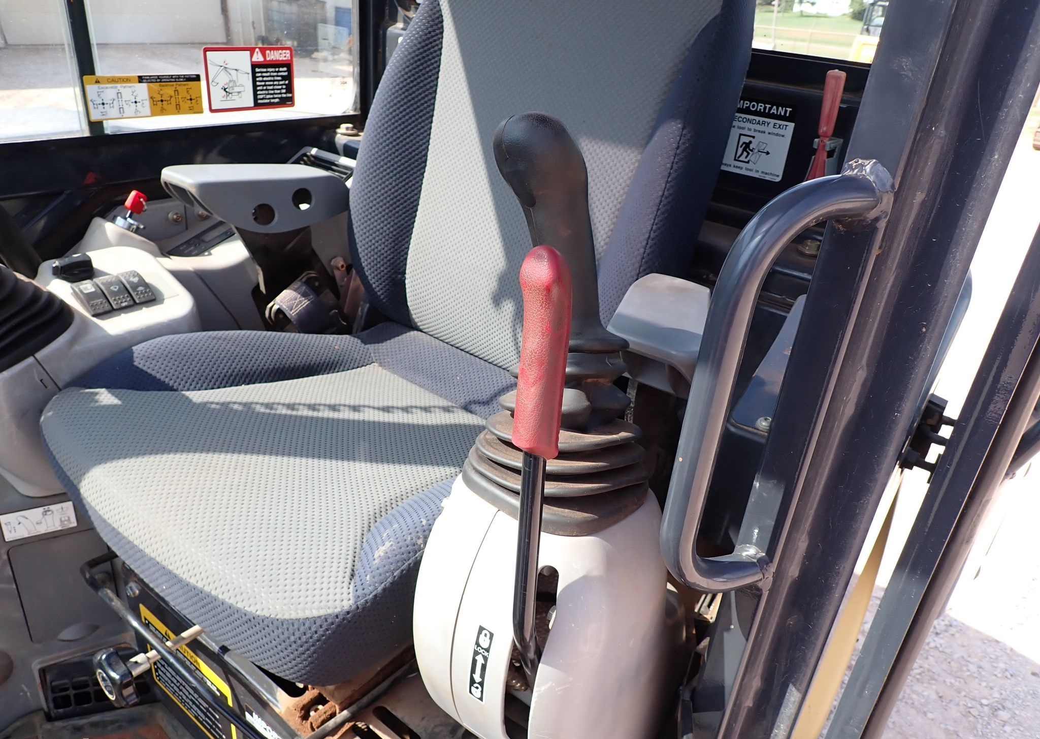 2016 John Deere 60G Mini Excavator gallery