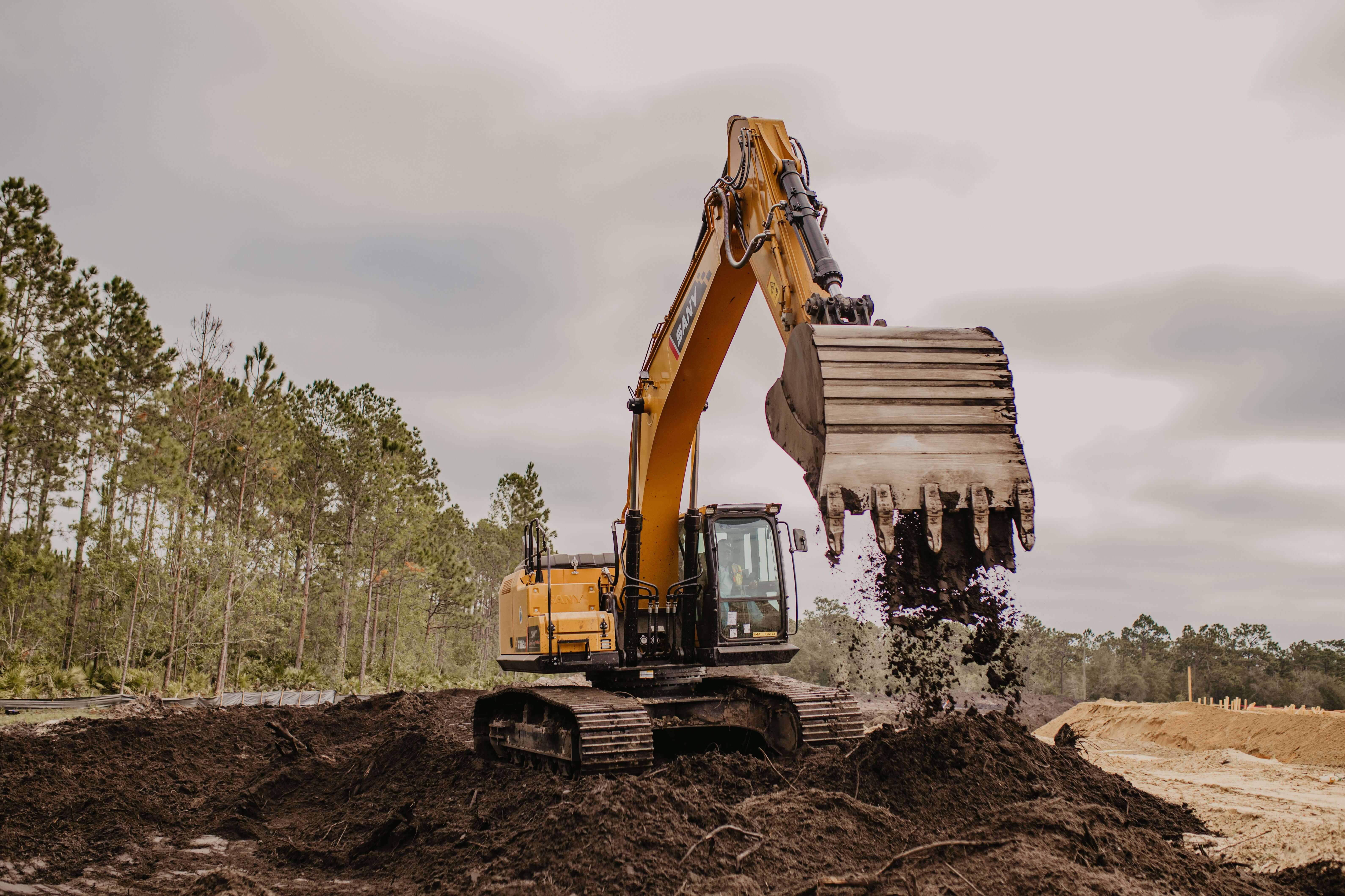 What to Know About Renting Heavy Equipment