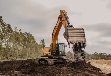 What to Know About Renting Heavy Equipment
